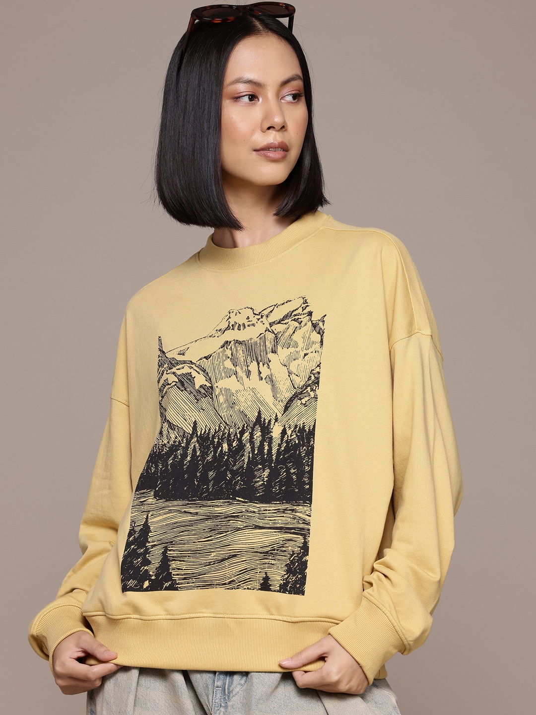 

The Roadster Lifestyle Co. Graphic Sweatshirt, Yellow