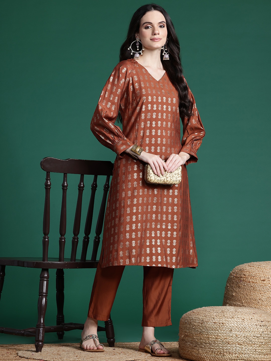 

Sangria Ethnic Motifs Foil Print Kurta with Trousers, Rust