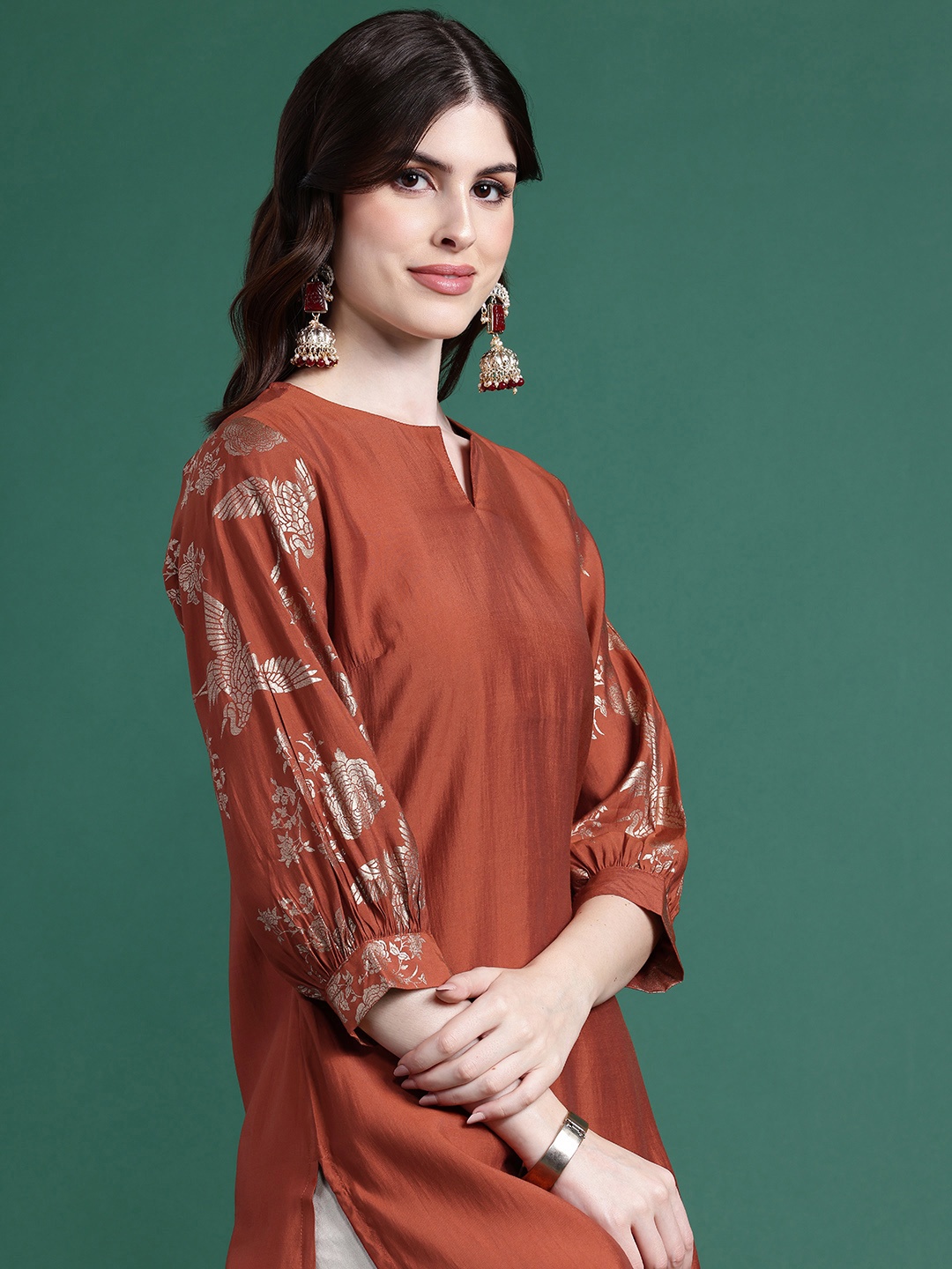 

Sangria Foil Printed Puff Sleeves Floral Kurta, Rust