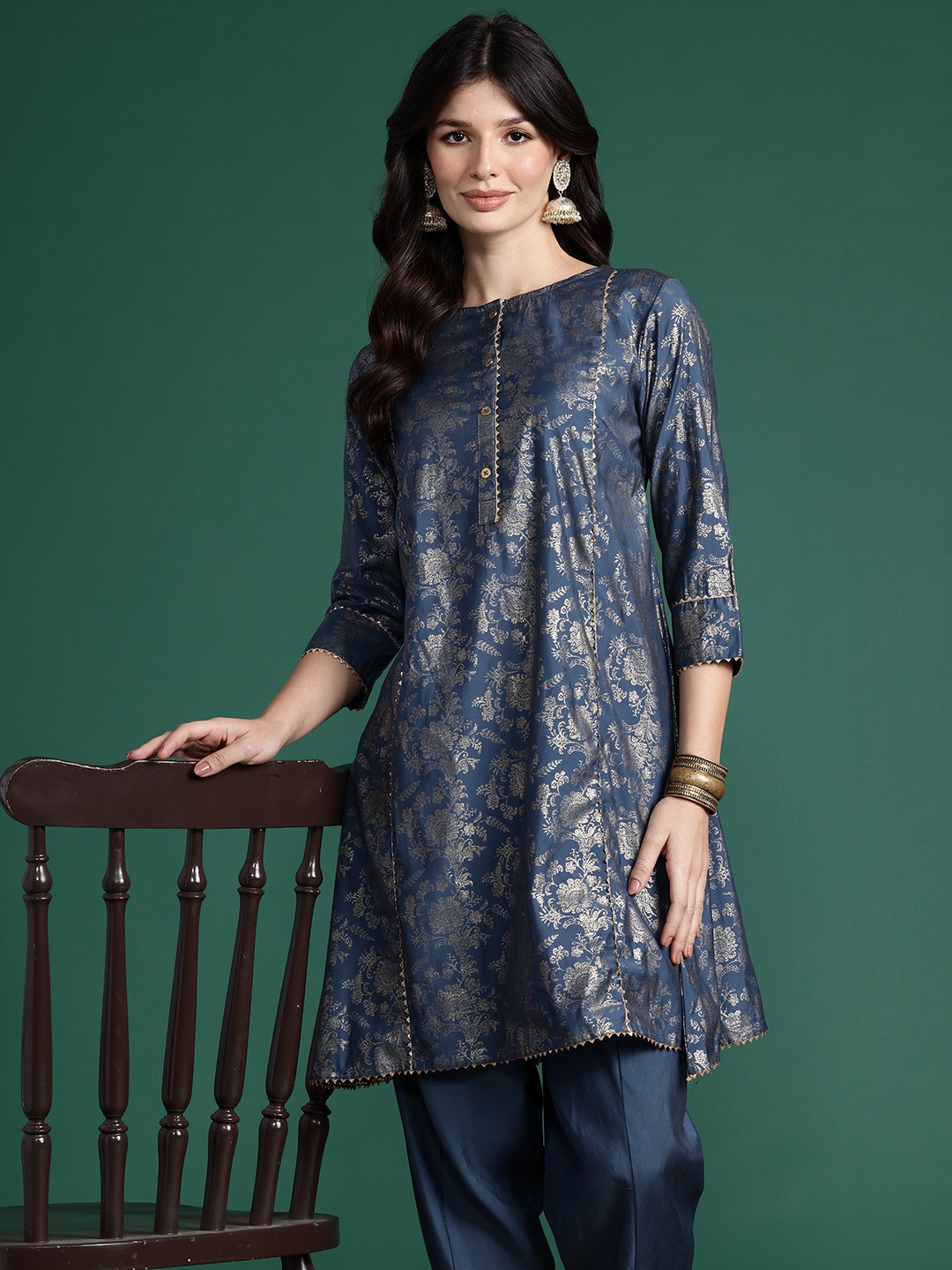 

Sangria Foil Printed Panelled Kurta with Trousers, Blue