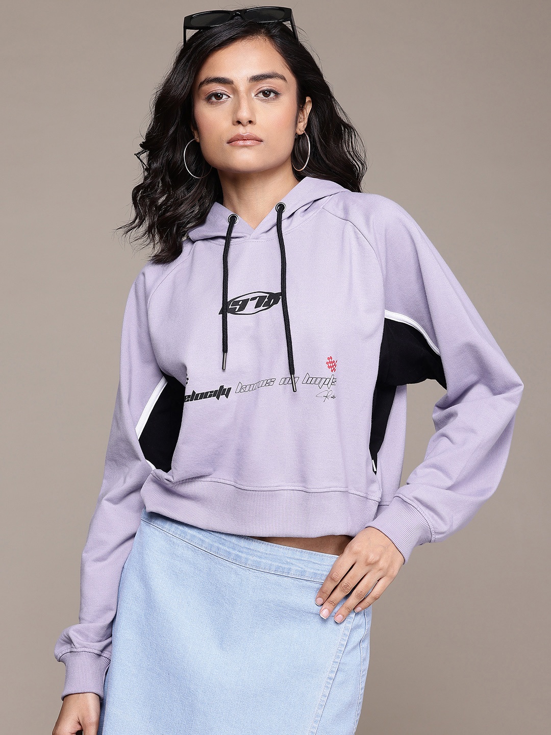 

The Roadster Lifestyle Co. Raglan Sleeves Hooded Printed Sweatshirt, Lavender