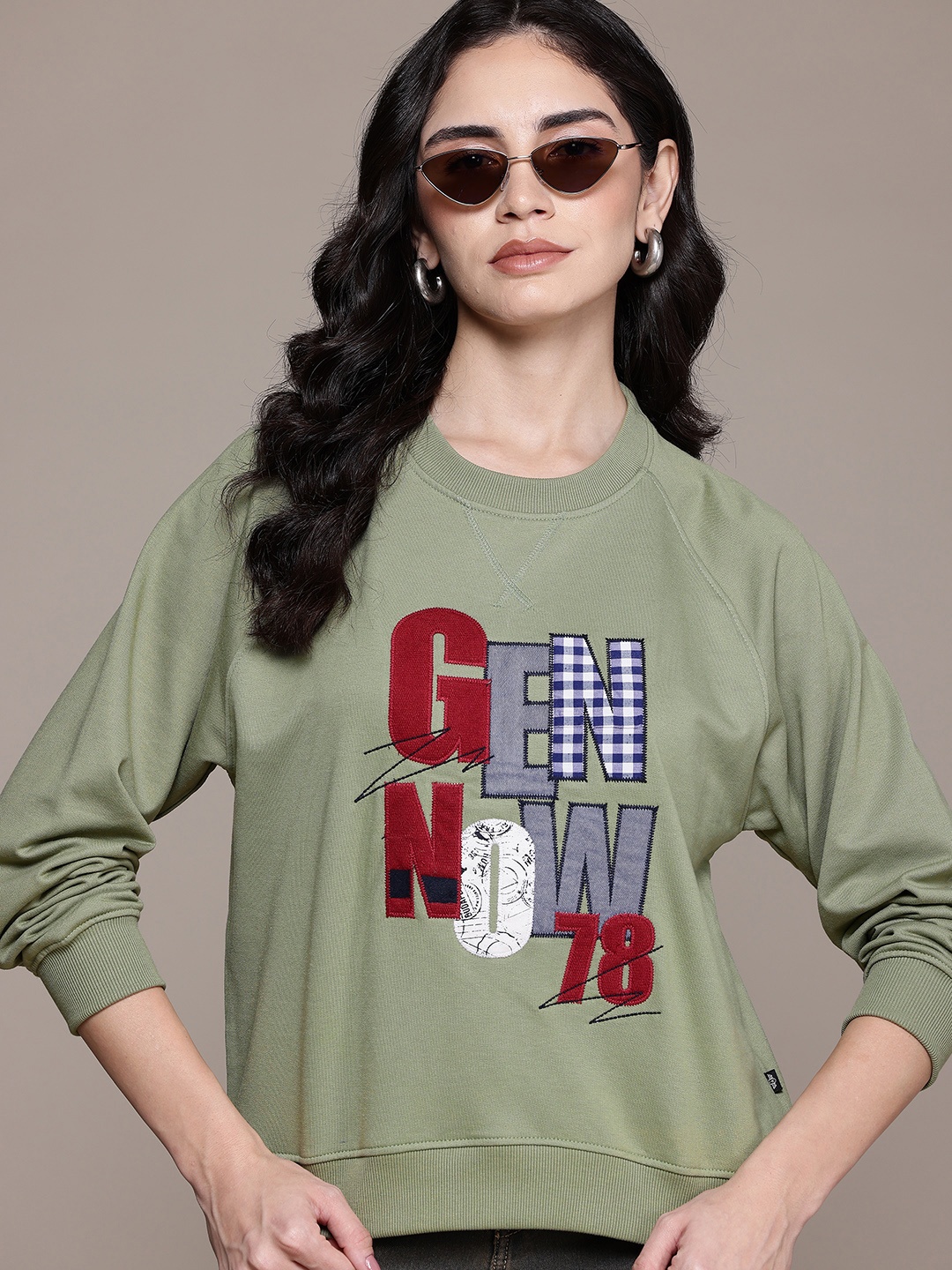 

The Roadster Lifestyle Co. Applique Detail Sweatshirt, Green