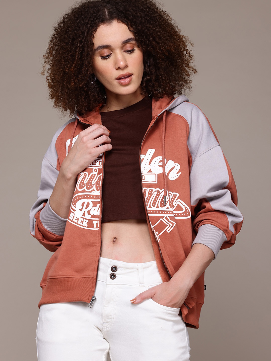

The Roadster Lifestyle Co. Printed Hooded Sweatshirt, Rust