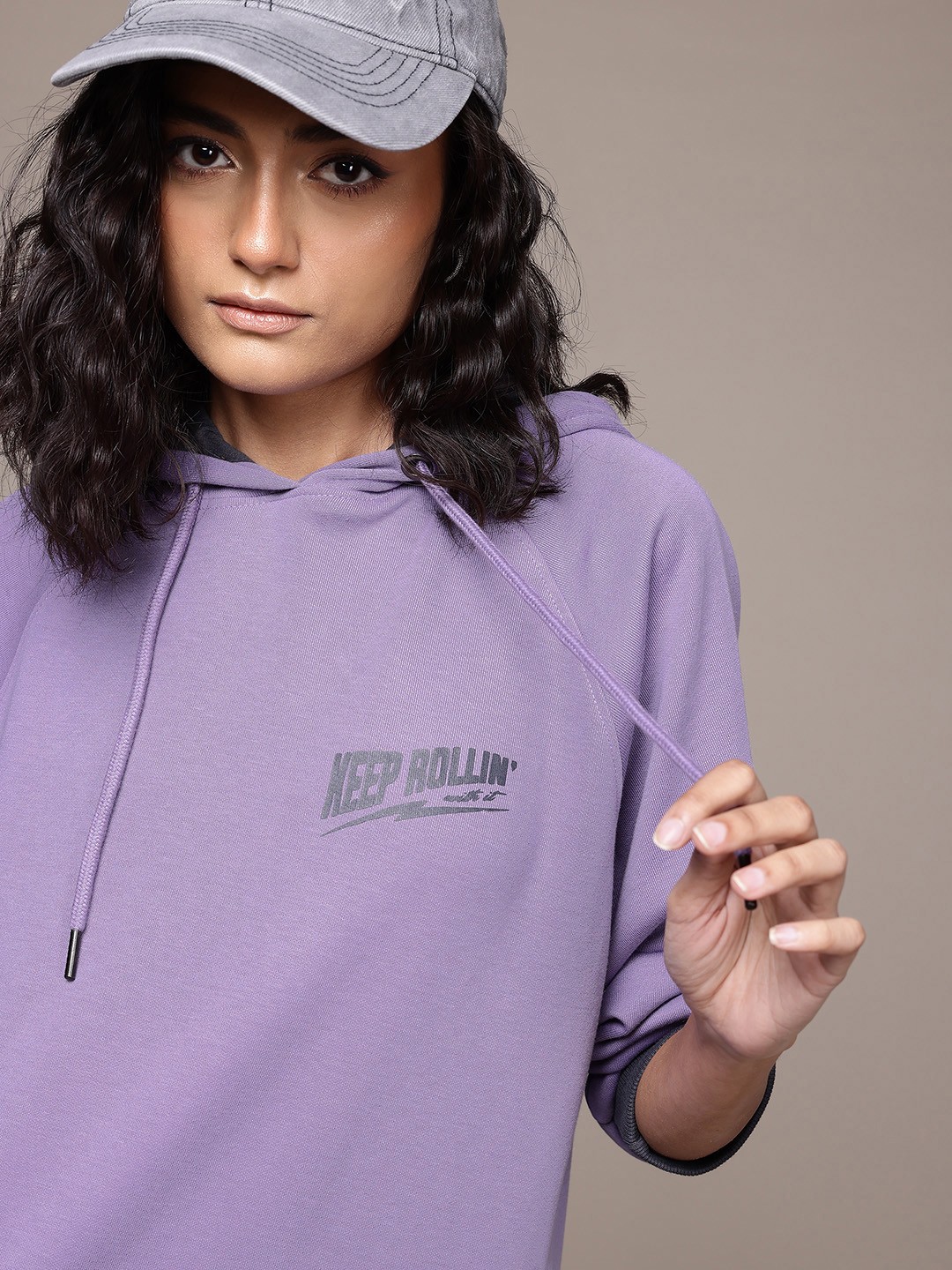 

The Roadster Lifestyle Co. Women Hooded Sweatshirt, Purple