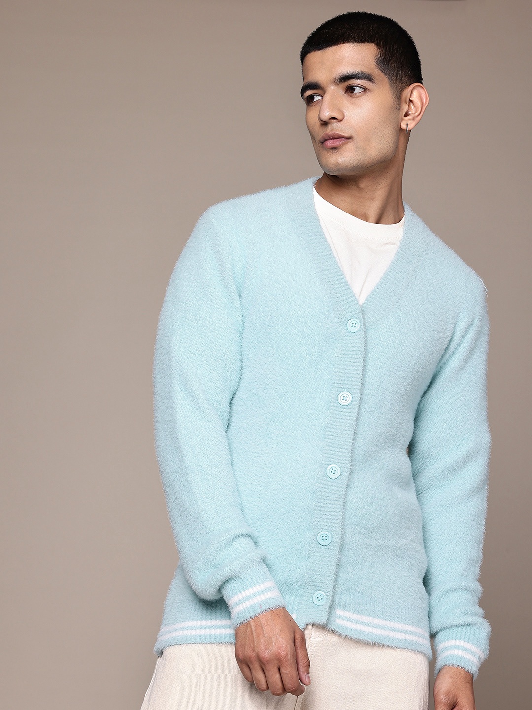 

The Roadster Life Co. Long Sleeves Fuzzy Cardigan, Blue