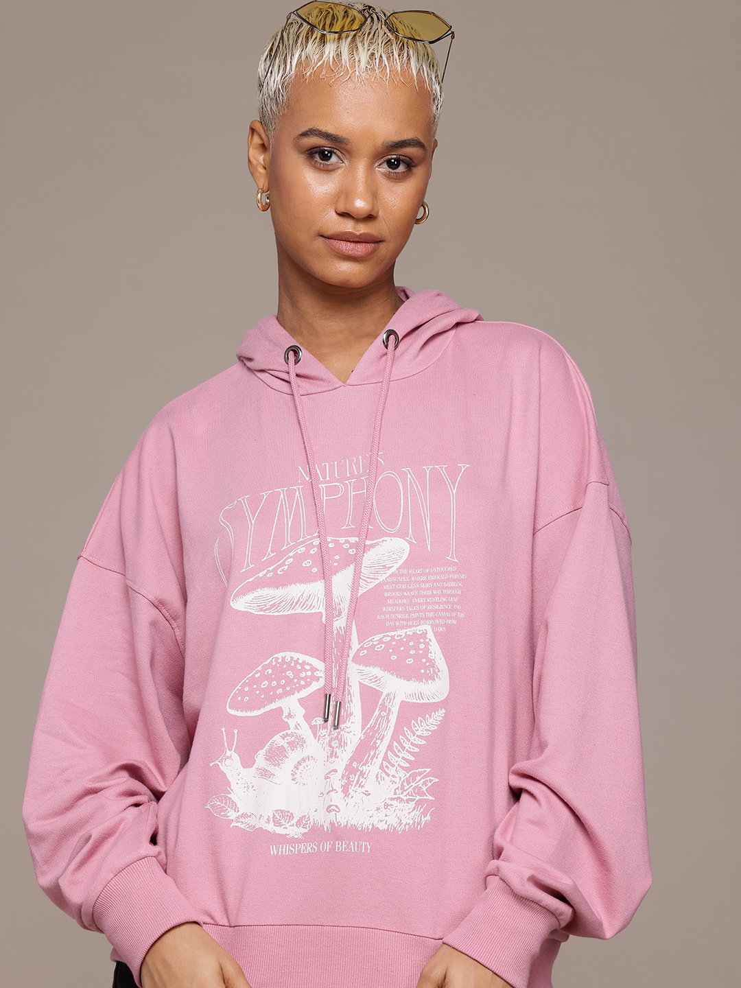 

The Roadster Lifestyle Co. Women Printed Hooded Sweatshirt, Pink