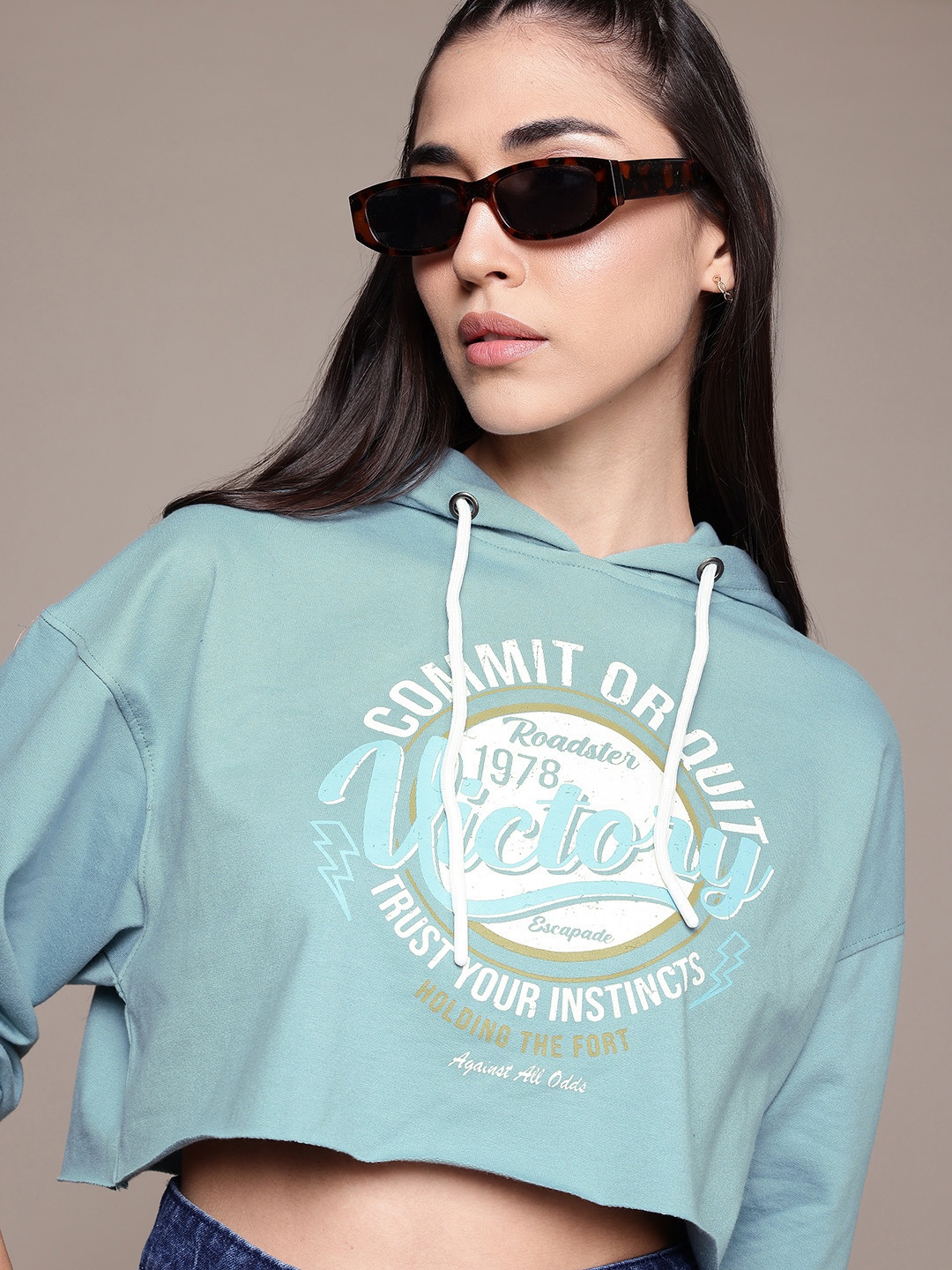The Roadster Lifestyle Co. Women Printed Hooded Crop Sweatshirt, Blue