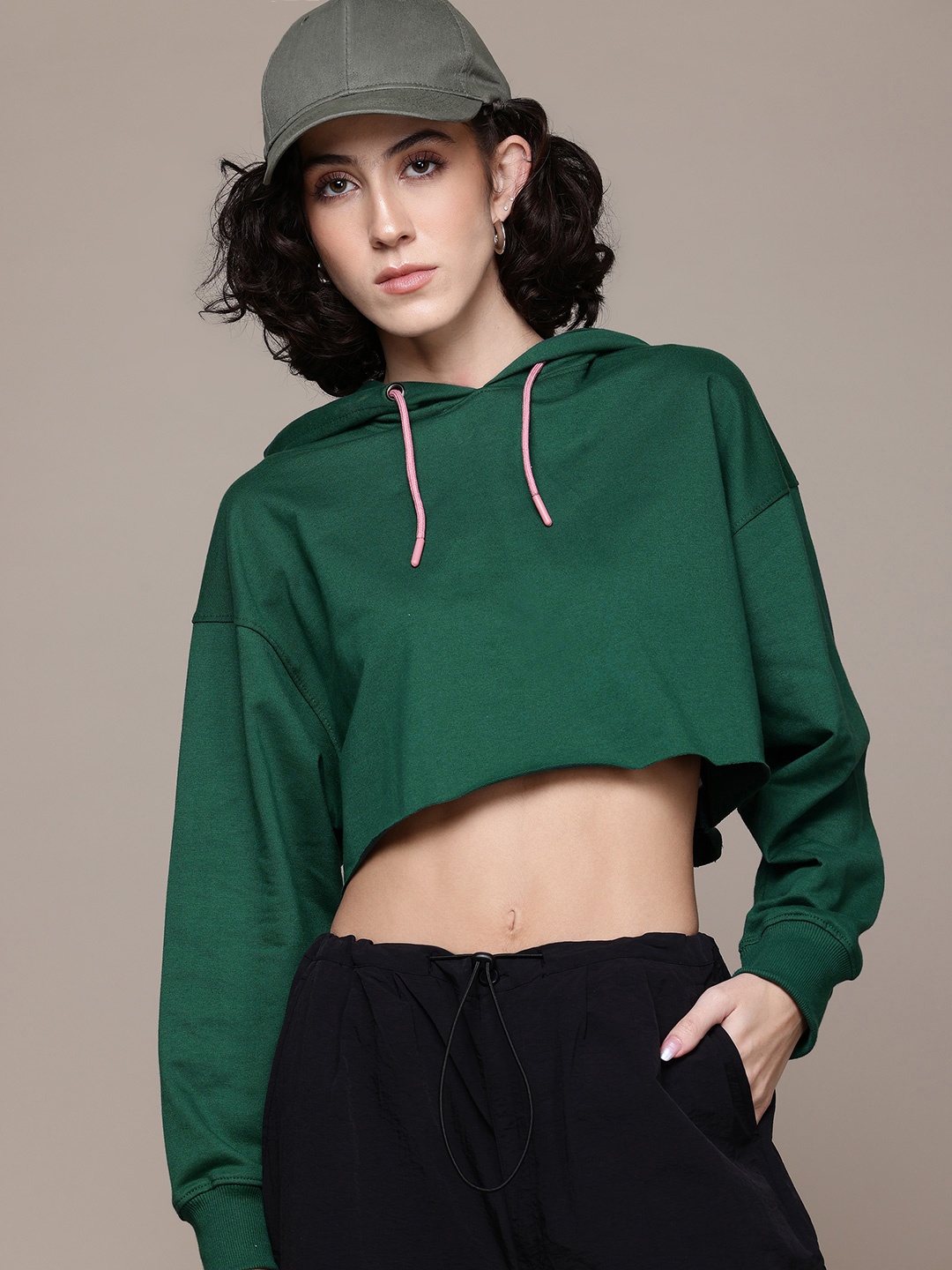 

The Roadster Lifestyle Co. Women Hooded Crop Sweatshirt, Green