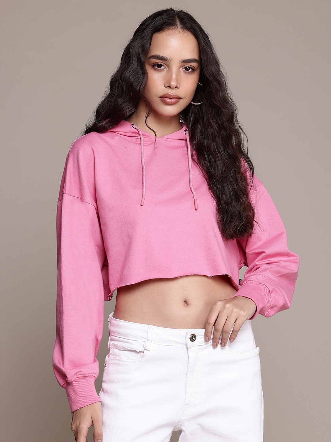 

The Roadster Lifestyle Co. Women Hooded Crop Sweatshirt, Pink