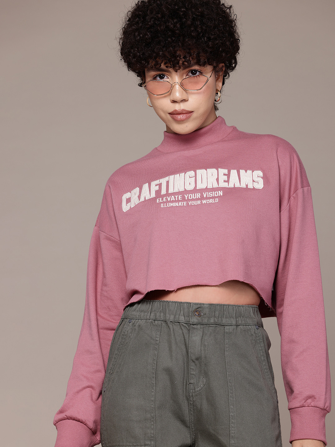 

The Roadster Lifestyle Co. Women Printed Crop Sweatshirt, Rose