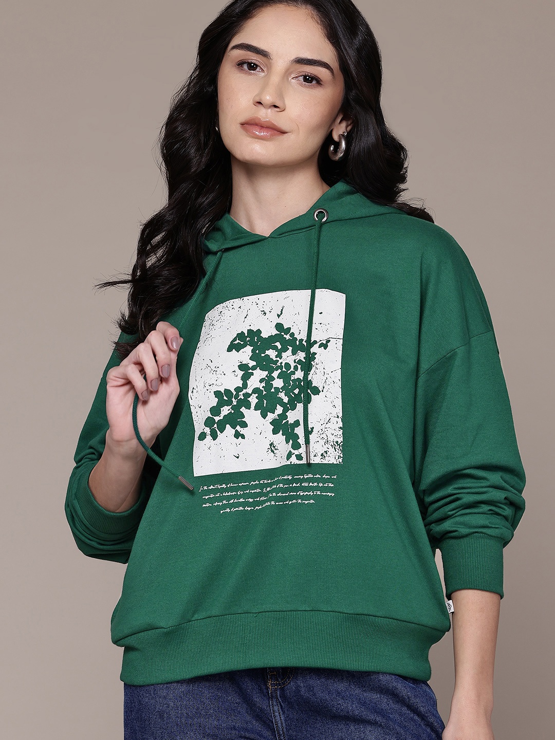 

The Roadster Lifestyle Co. Women Printed Hooded Sweatshirt, Green