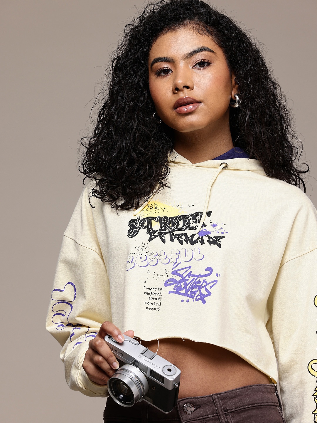 

The Roadster Life Co. Typography Printed Hooded Crop Sweatshirt, Off white