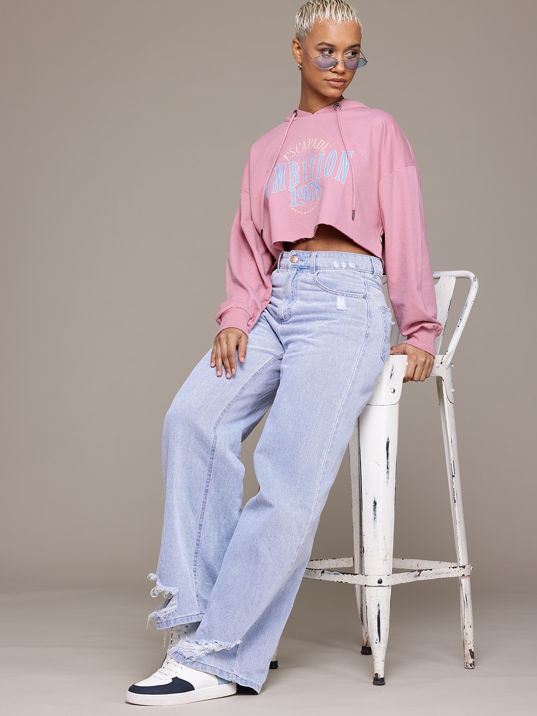 

The Roadster Lifestyle Co. Women Printed Hooded Crop Sweatshirt, Pink