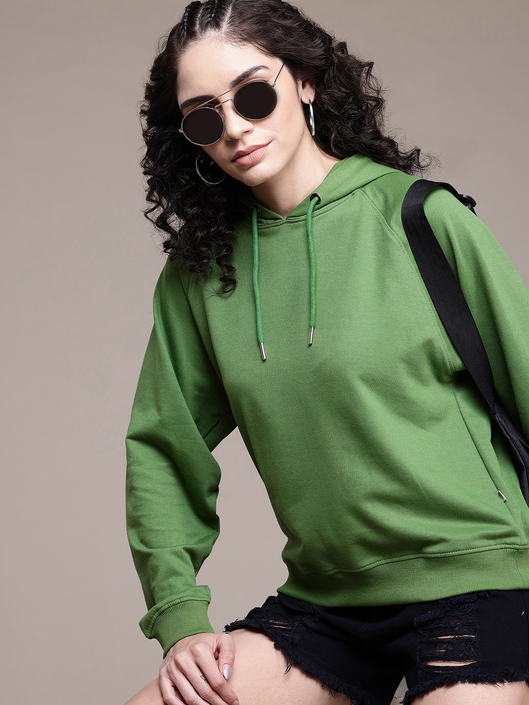 

The Roadster Lifestyle Co. Women Hooded Sweatshirt, Green