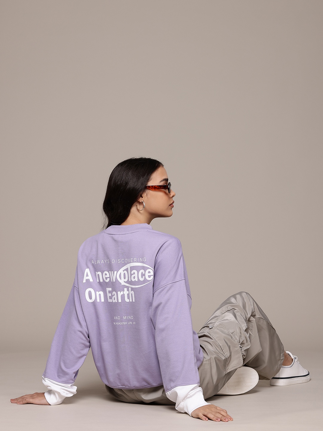 

The Roadster Lifestyle Co. Printed Sweatshirt with Drop Shoulder Sleeves, Lavender