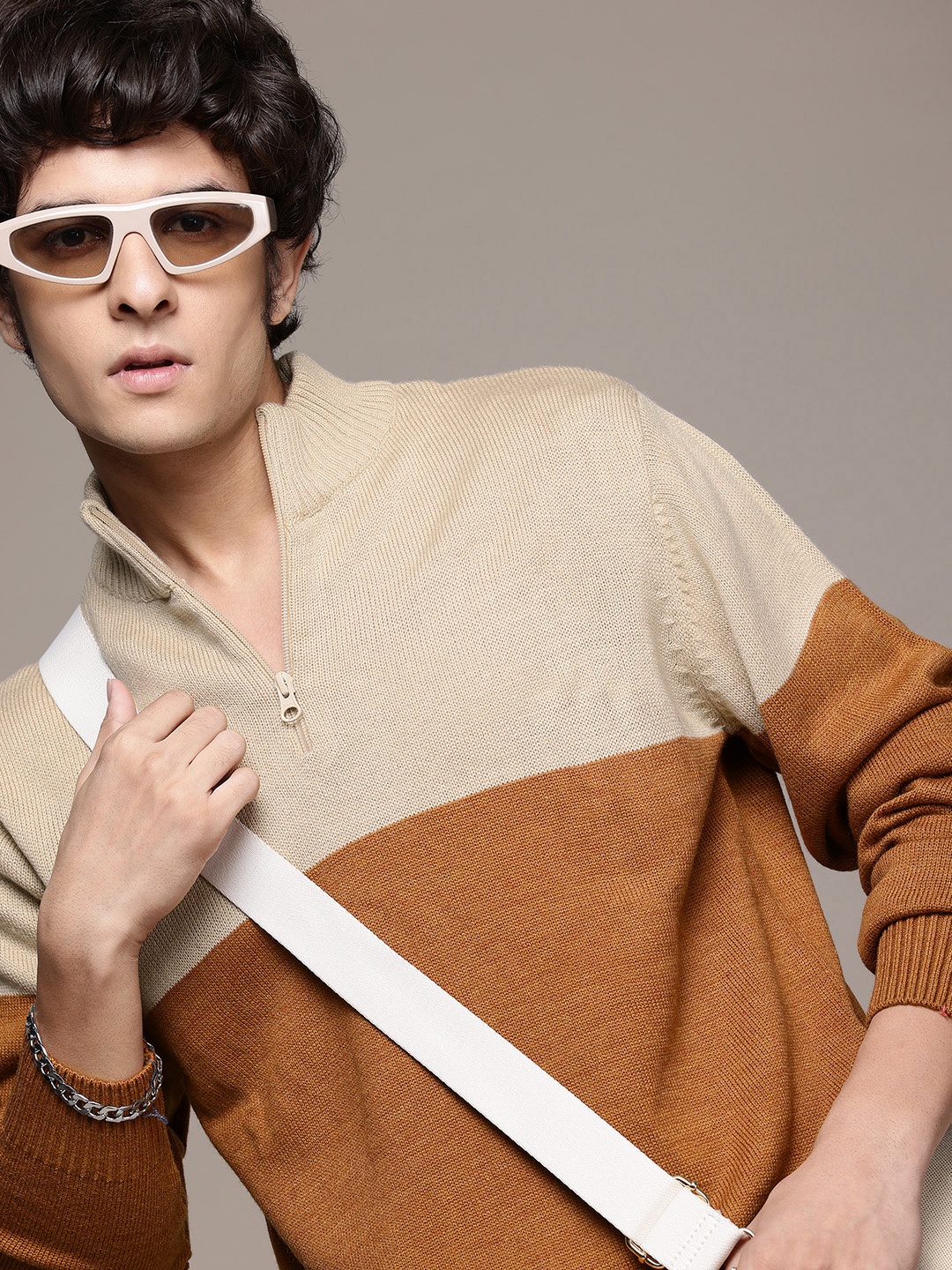 

The Roadster Lifestyle Co. Mock Neck Colourblocked Pullover, Beige