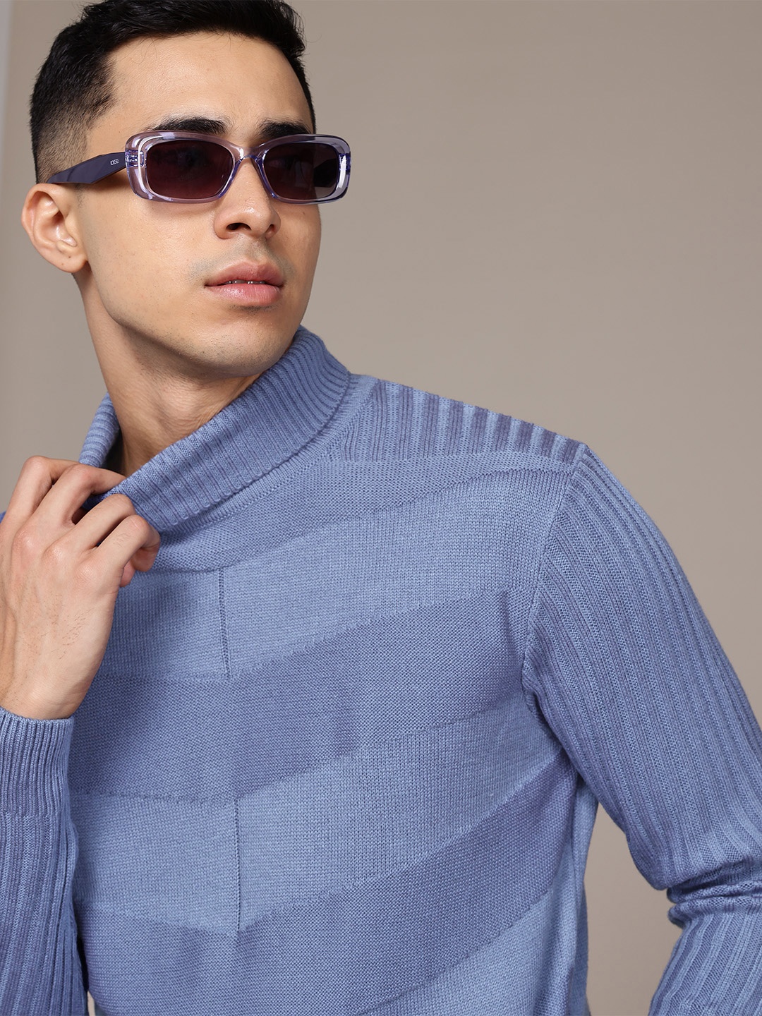 

The Roadster Lifestyle Co. Men Self Striped Acrylic Pullover, Blue