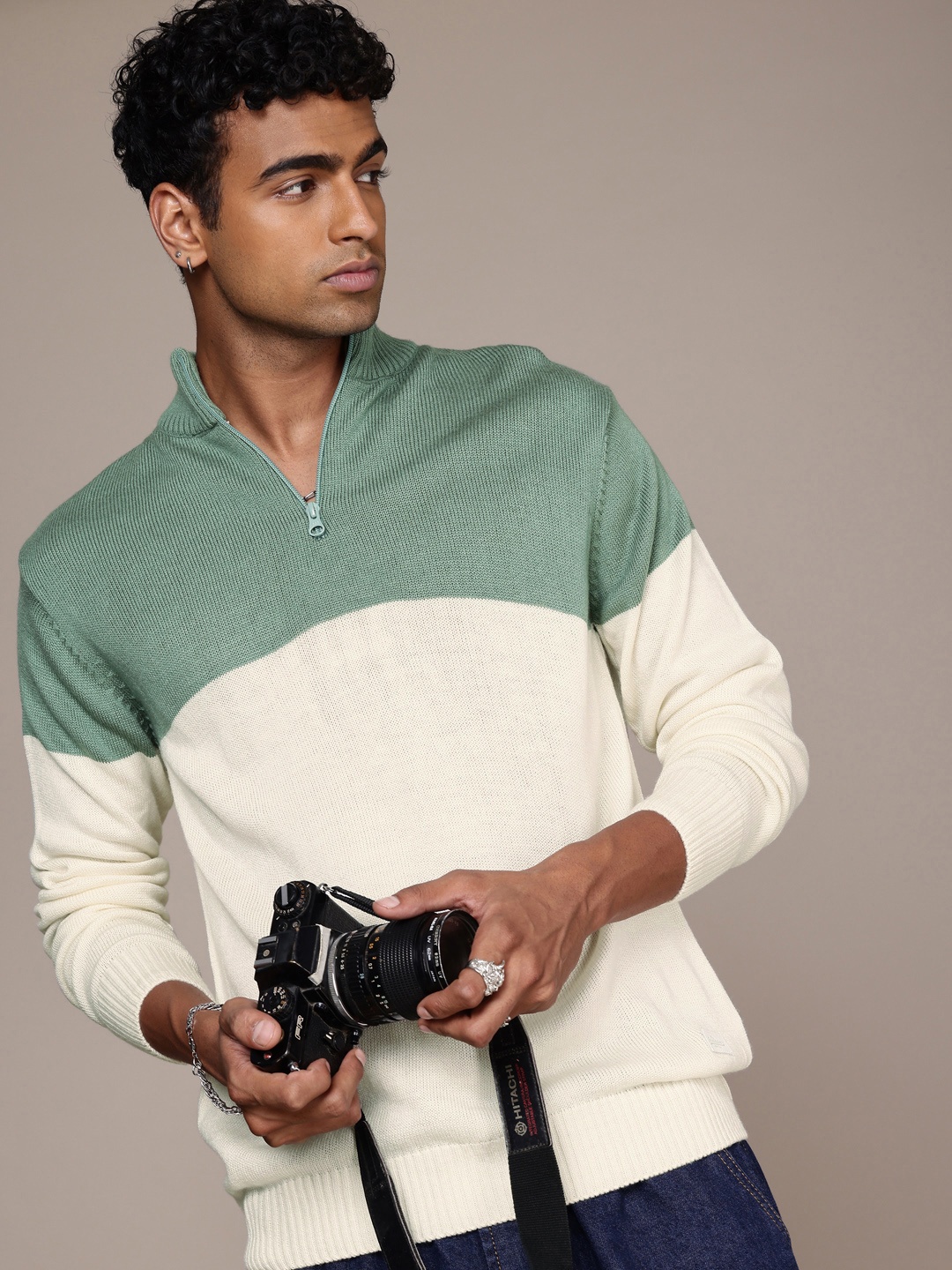 

The Roadster Life Co. Knitted Colourblocked Pullover Sweater, Off white