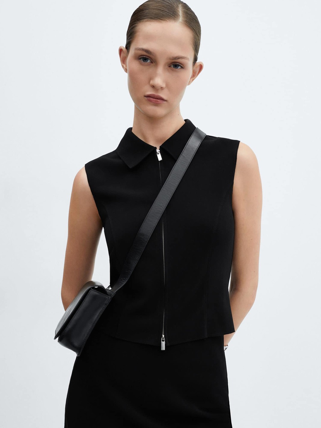 

MANGO Spread Collar Regular Top, Black