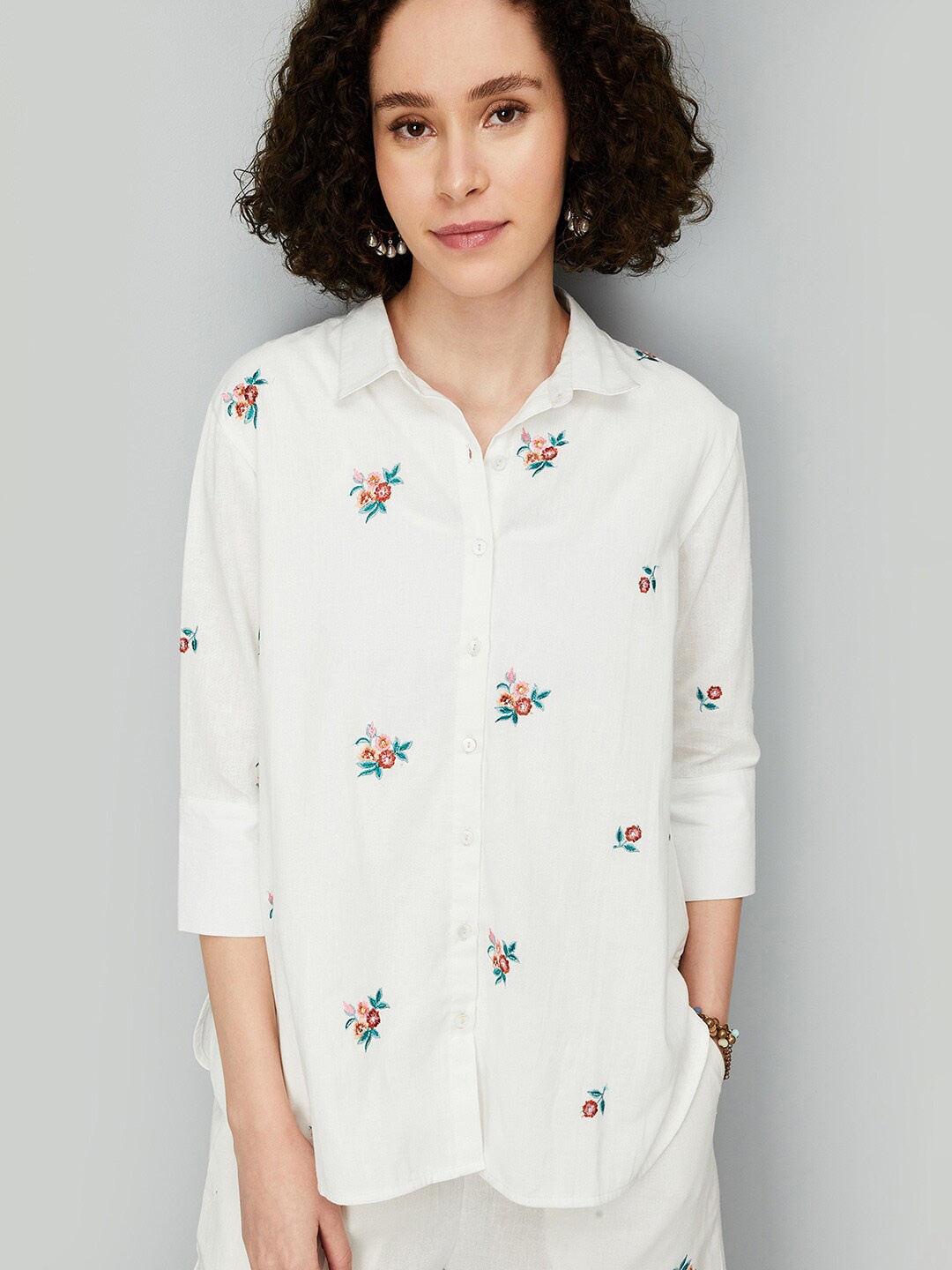 

max Floral Printed Spread Collar Three-Quarter Sleeves Curved Casual Shirt, Off white