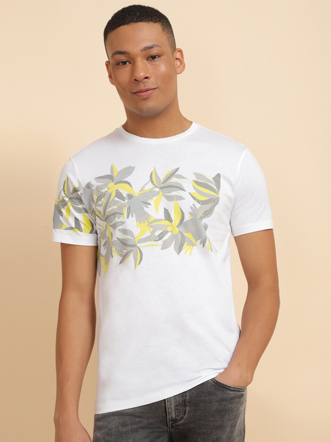 

Allen Solly Men Floral Printed Pure Cotton Slim Fit Tshirts, White