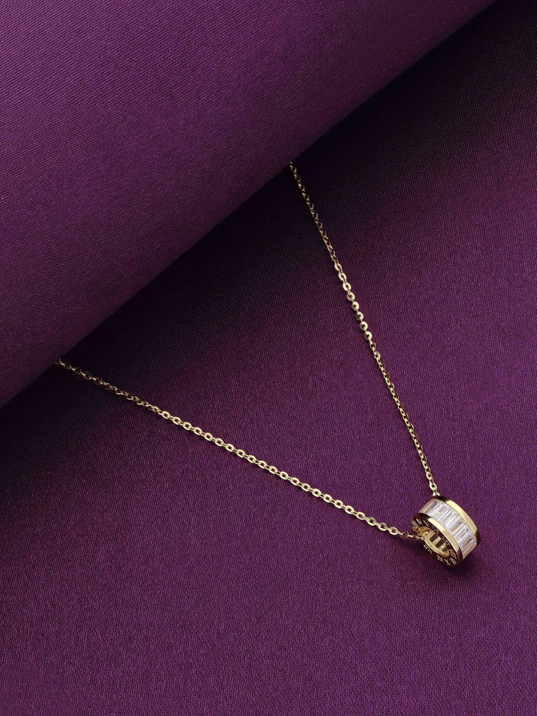

KAI JEWEL 925 Sterling Silver Circular Pendant With Chain, Gold
