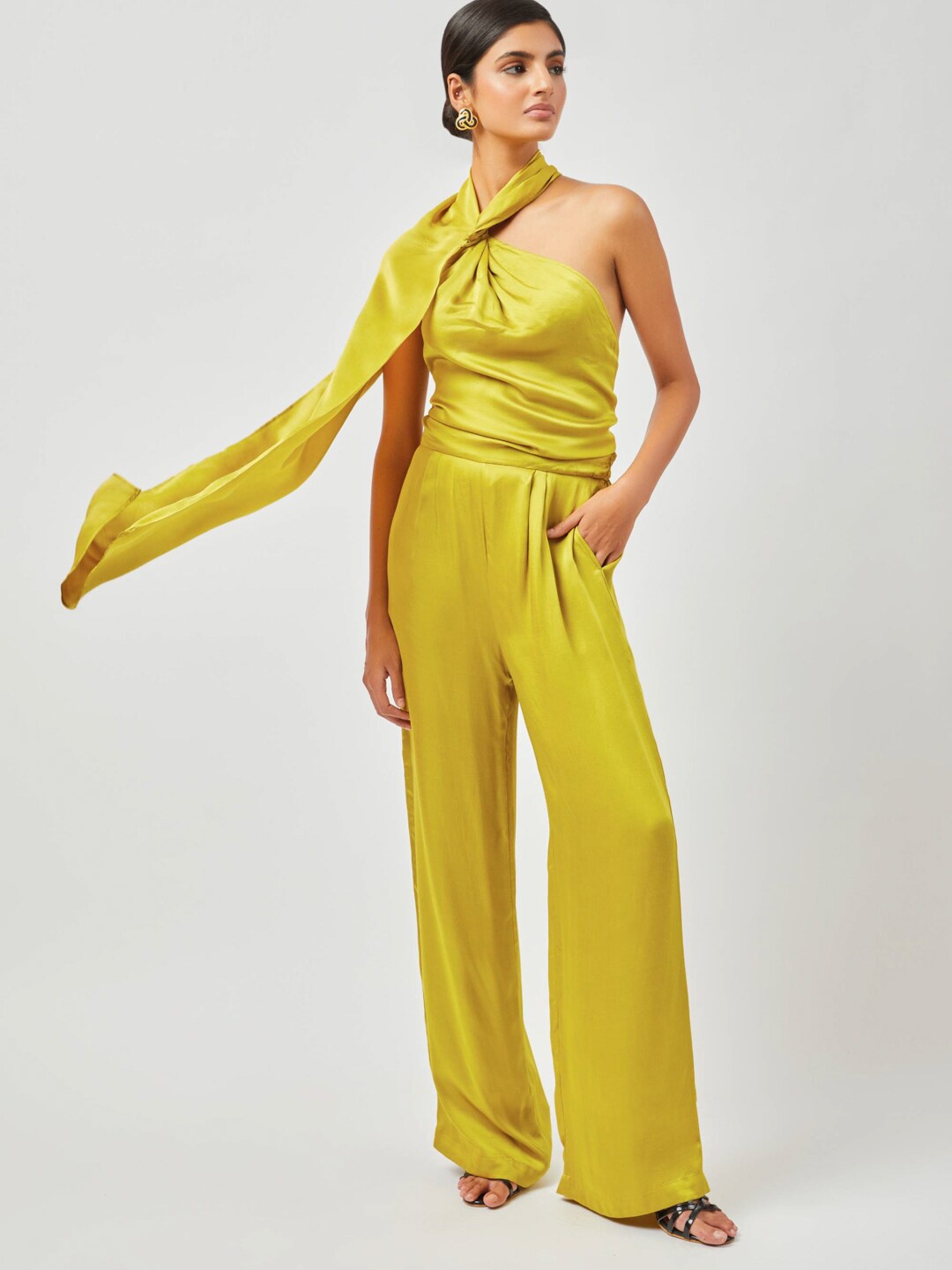 

Contemponari Halter Neck Tie Up Basic Jumpsuit, Yellow