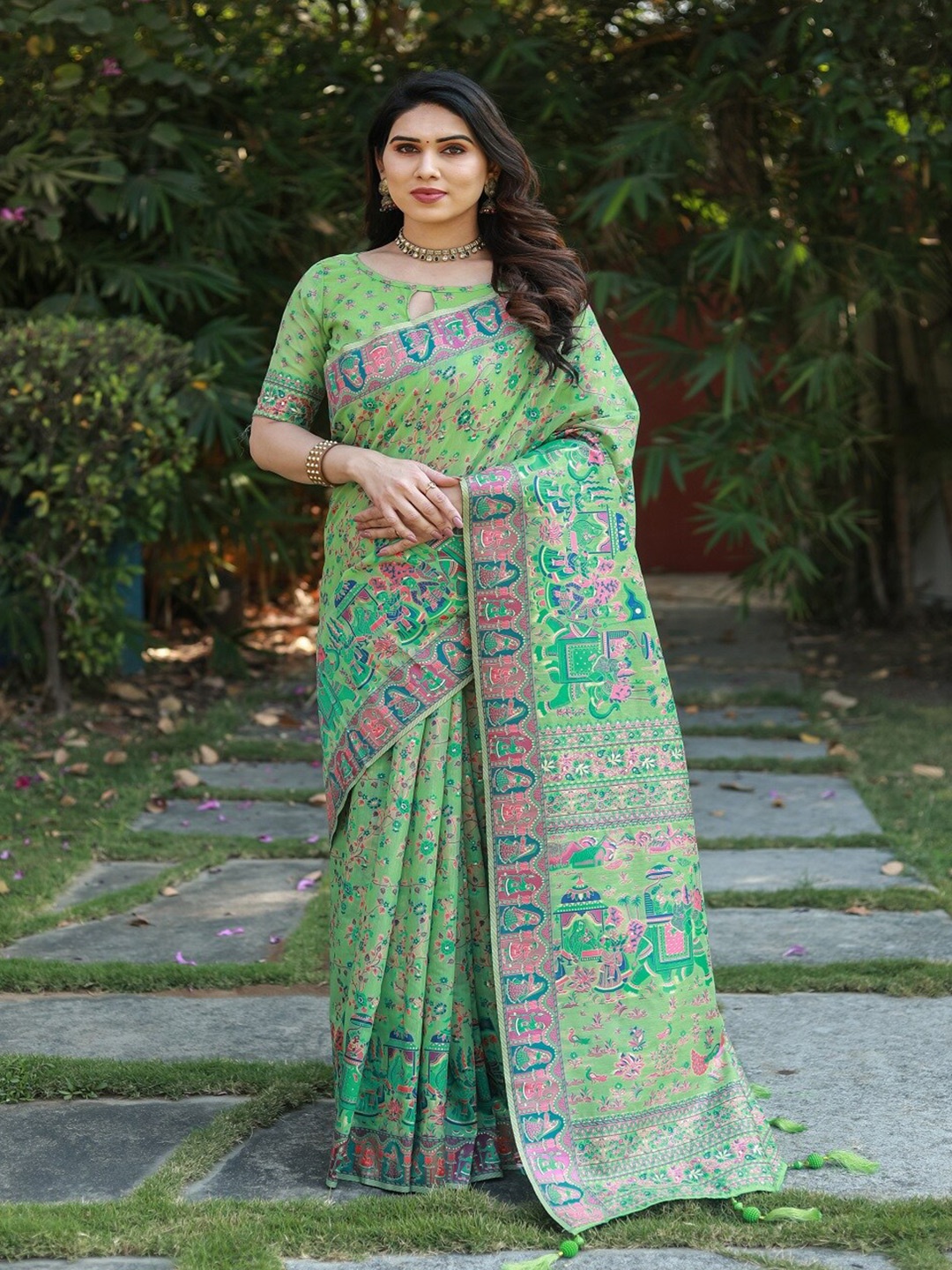 

WELL TEX Ethnic Motifs Pure Cotton Saree, Green