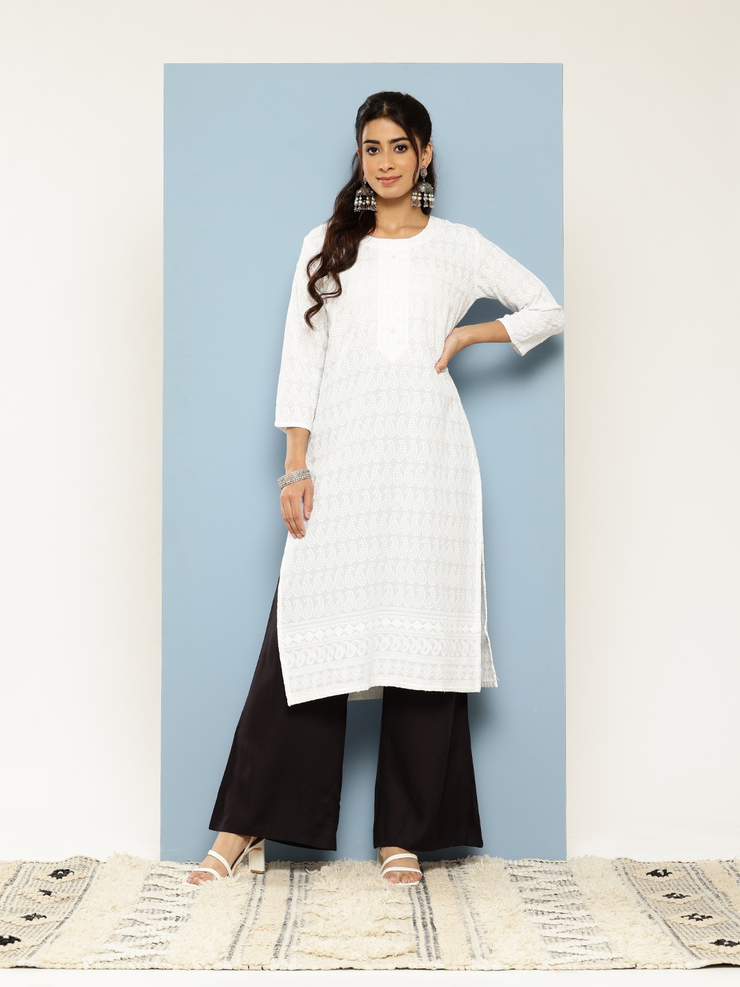 

Aarika Paisley Embroidered Chikankari Pure Cotton Kurta, White