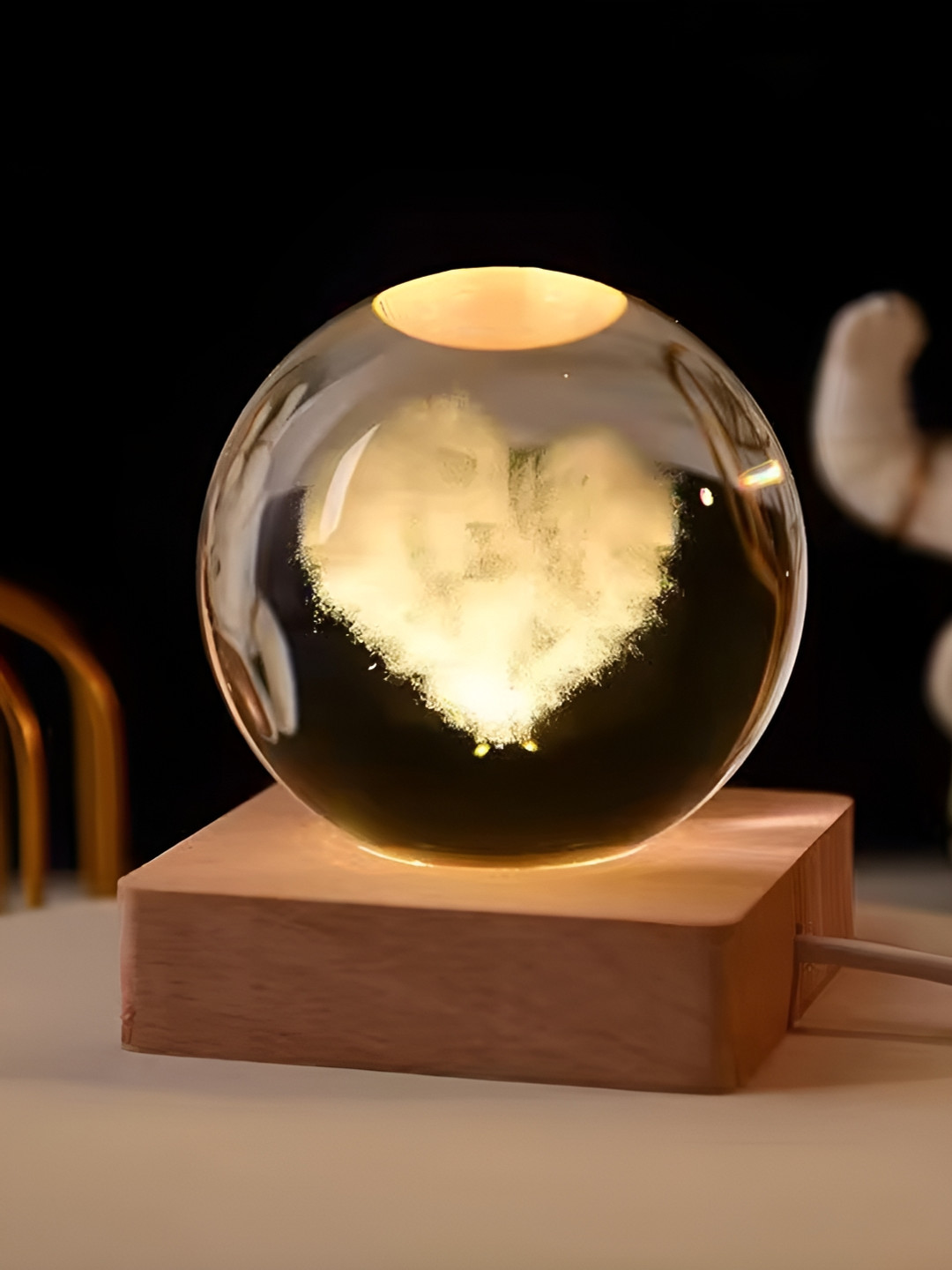 

Geekmonkey Beige Glass Spherical Table Lamp