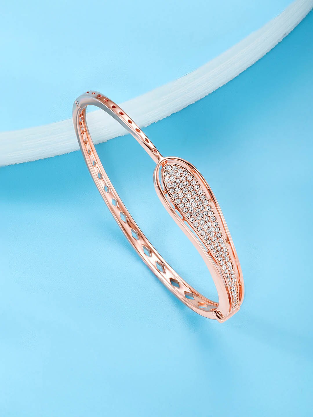 

Peora Women Brass Cubic Zirconia Rose Gold-Plated Kada Bracelet