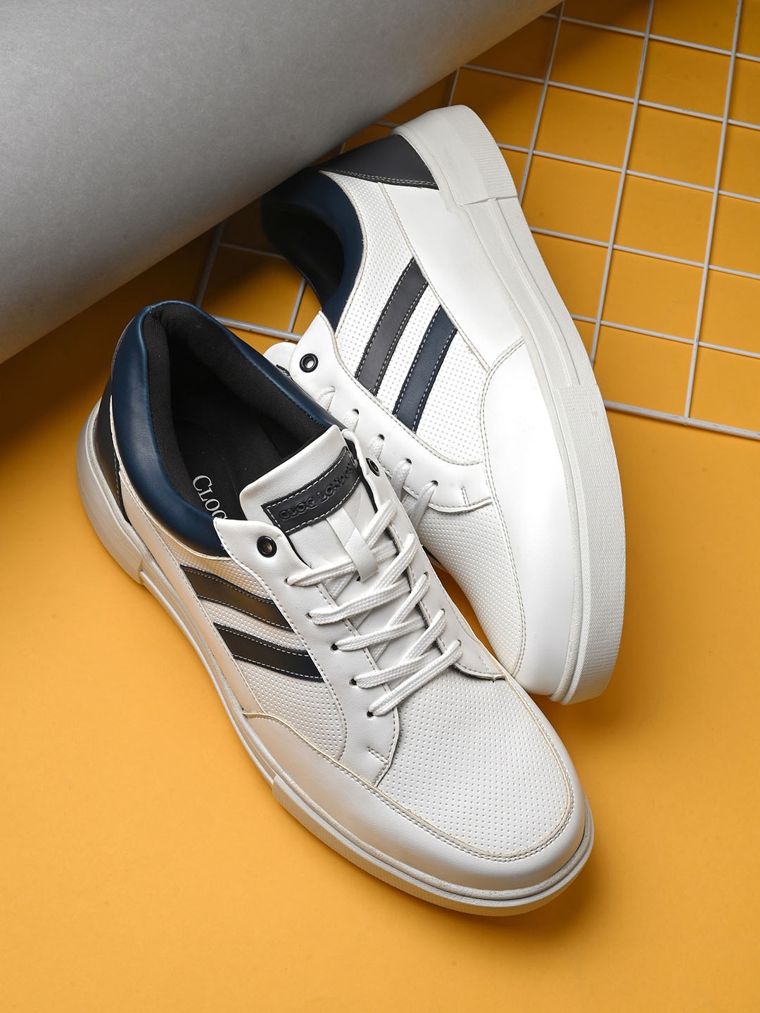 

CLOG LONDON Men Striped Sneakers, Blue