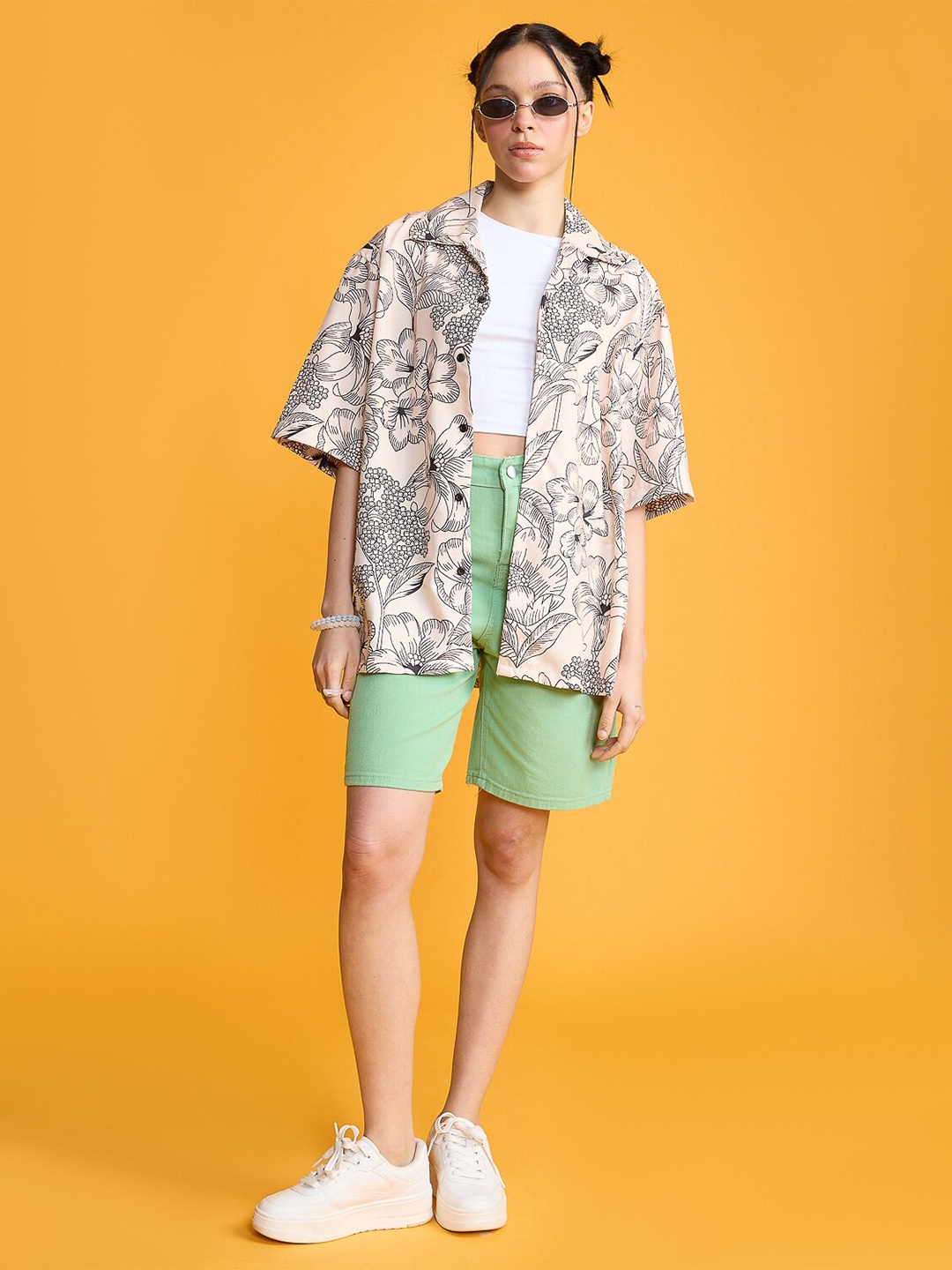 

FREAKINS Cream Floral Printed Spread Collar Opaque Printed Short Sleeves Shirt