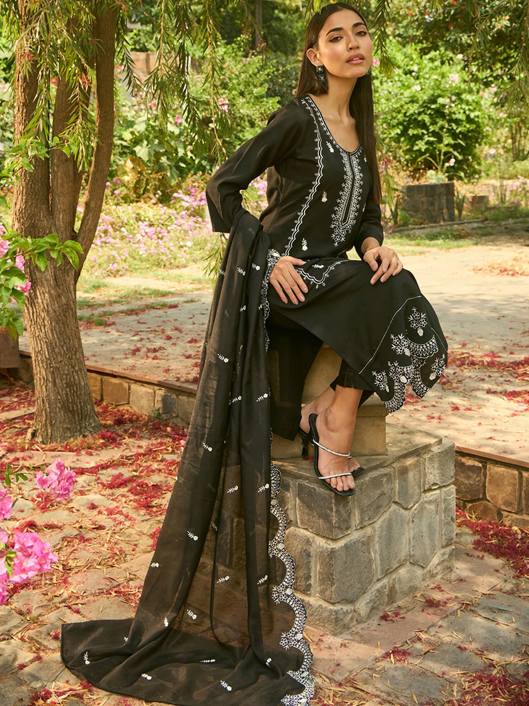 

Indo Era Ethnic Motifs Embroidered Regular Thread Work Kurta with Trousers & Dupatta, Black