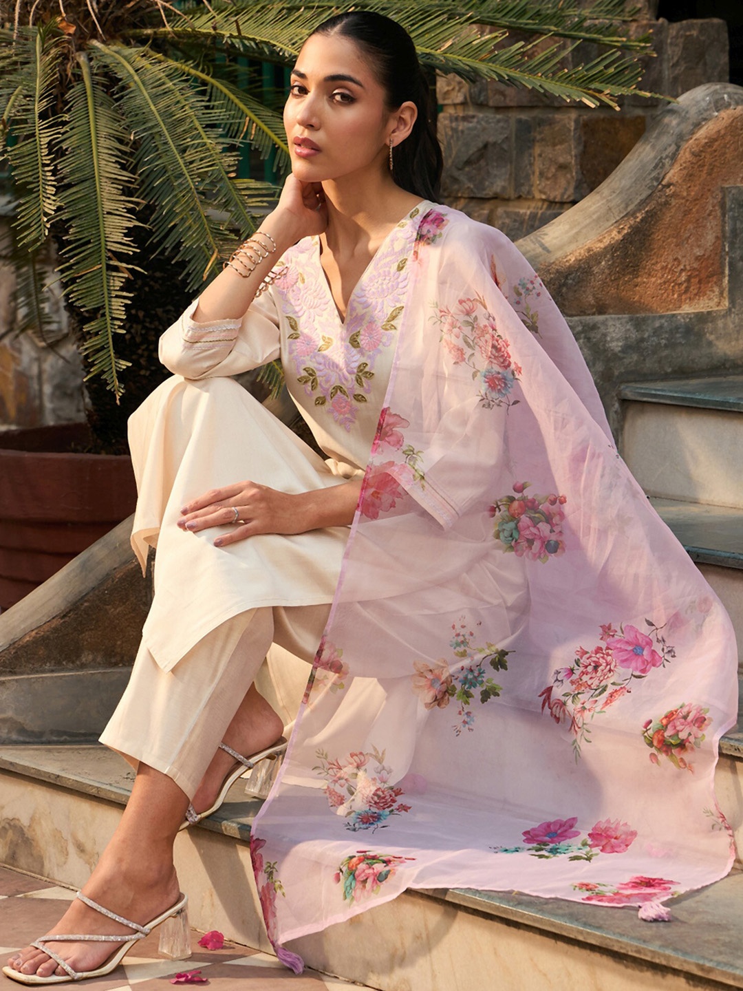 

Indo Era Floral Embroidered Regular Thread Work Liva Kurta with Trousers & Dupatta, Off white