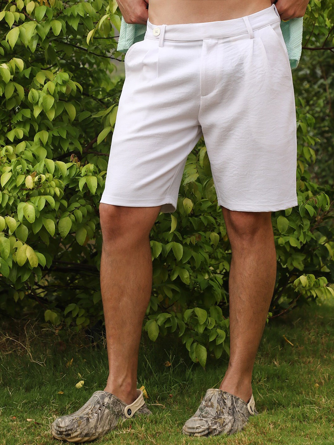 

Campus Sutra Men White Mid-Rise Shorts