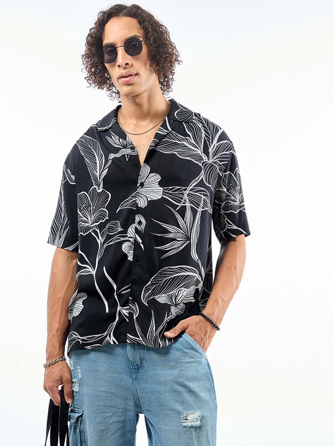 

Bewakoof Floral Printed Oversized Casual Shirt, Black