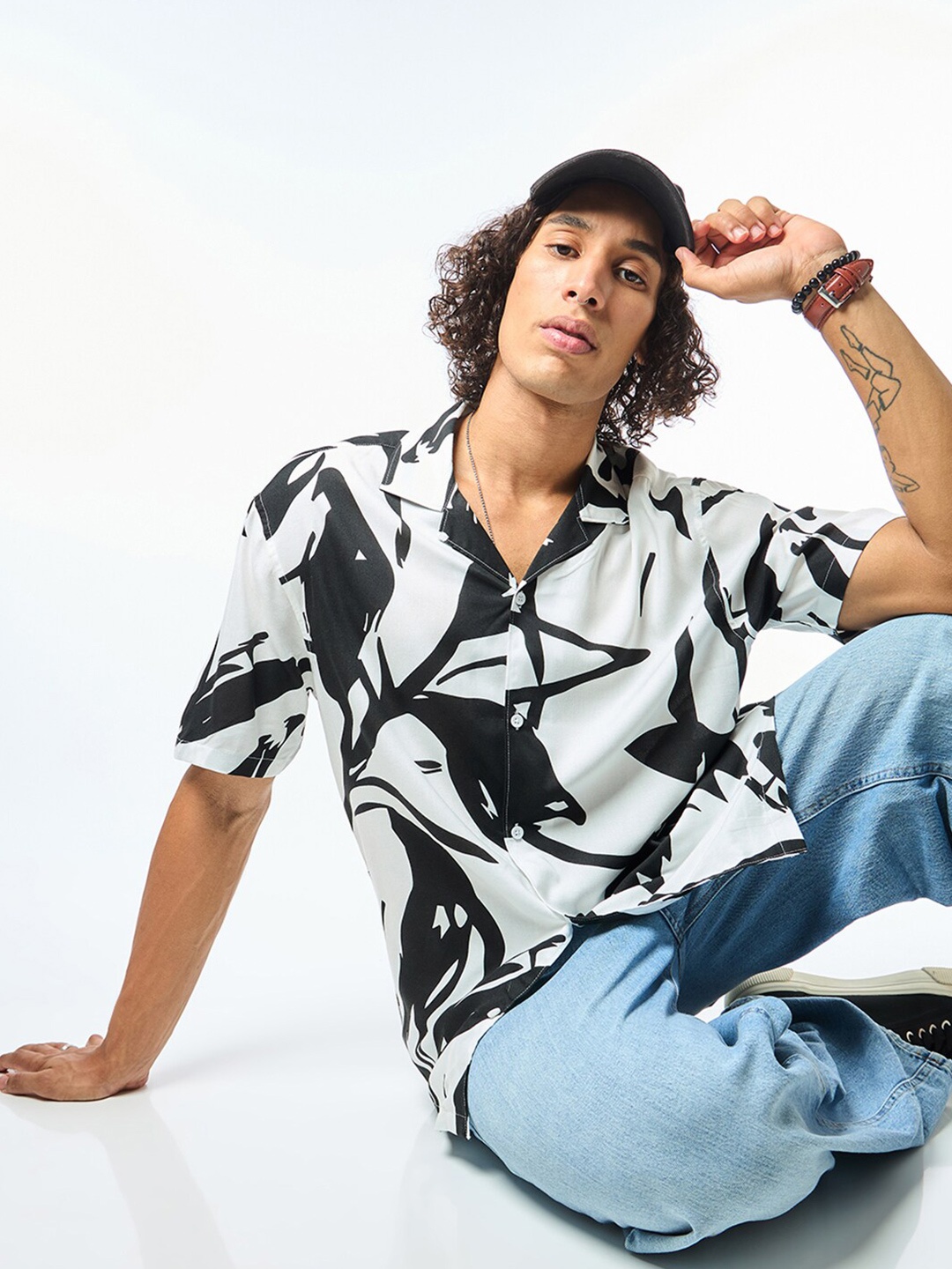 

Bewakoof Abstract Printed Oversized Casual Shirt, White