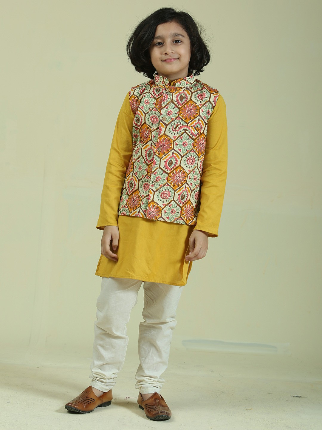 

Folk Culture Clothing Printed Pure Cotton Kurta with Pyjamas & Nehru Jacket, Yellow
