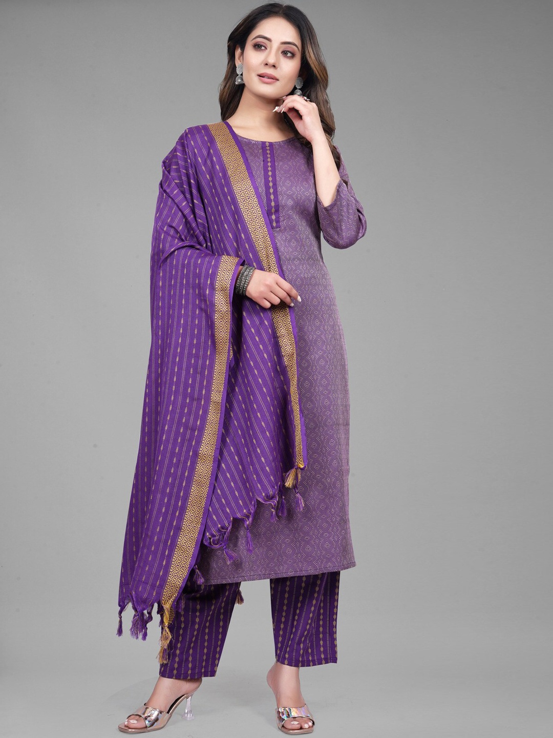 

FASHIRE Ethnic Motifs Regular Pure Cotton Kurta with Pyjamas & Dupatta, Purple