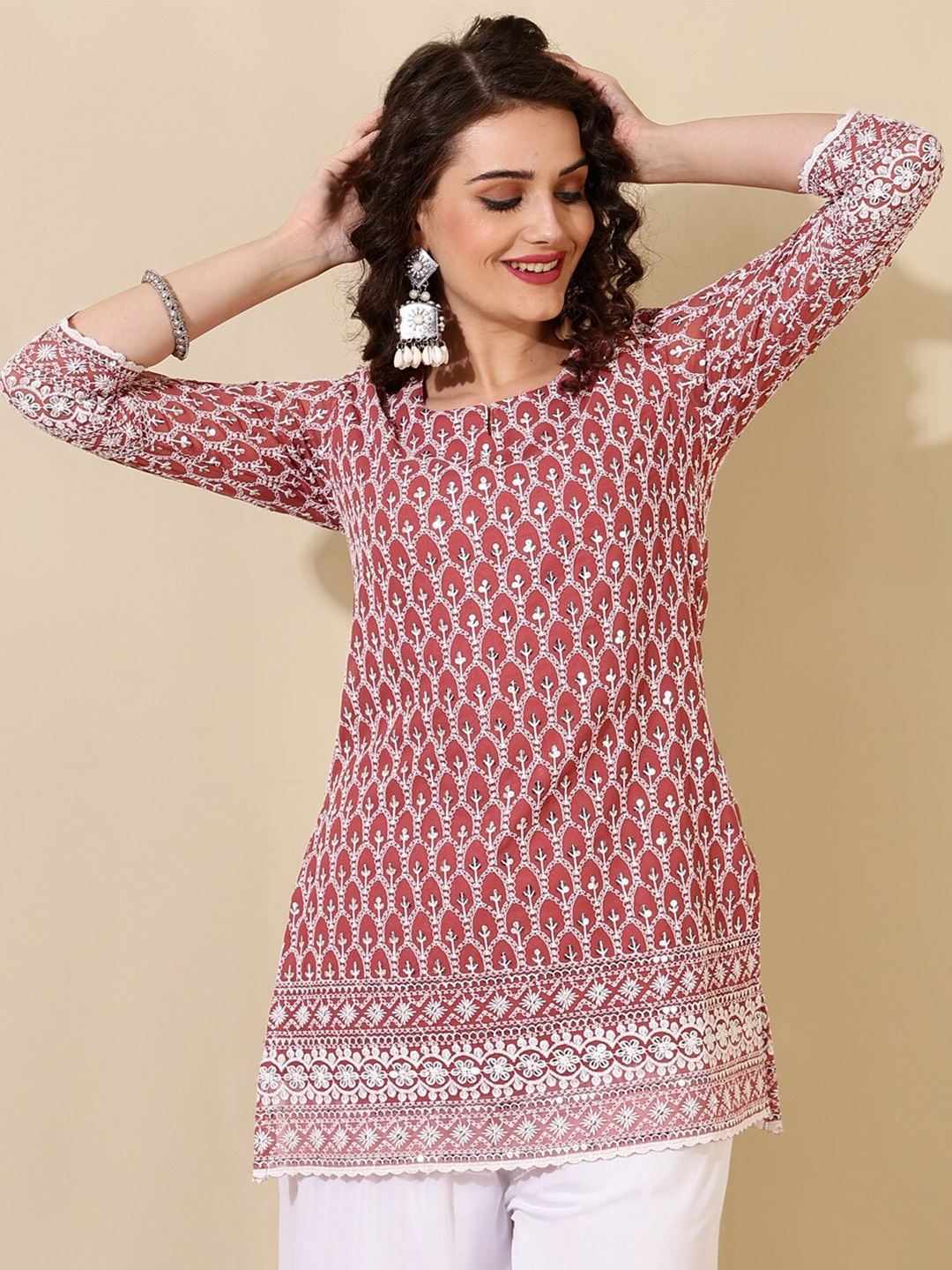

AKIMIA Ethnic Motifs Embroidered Chikankari Kurti, Pink