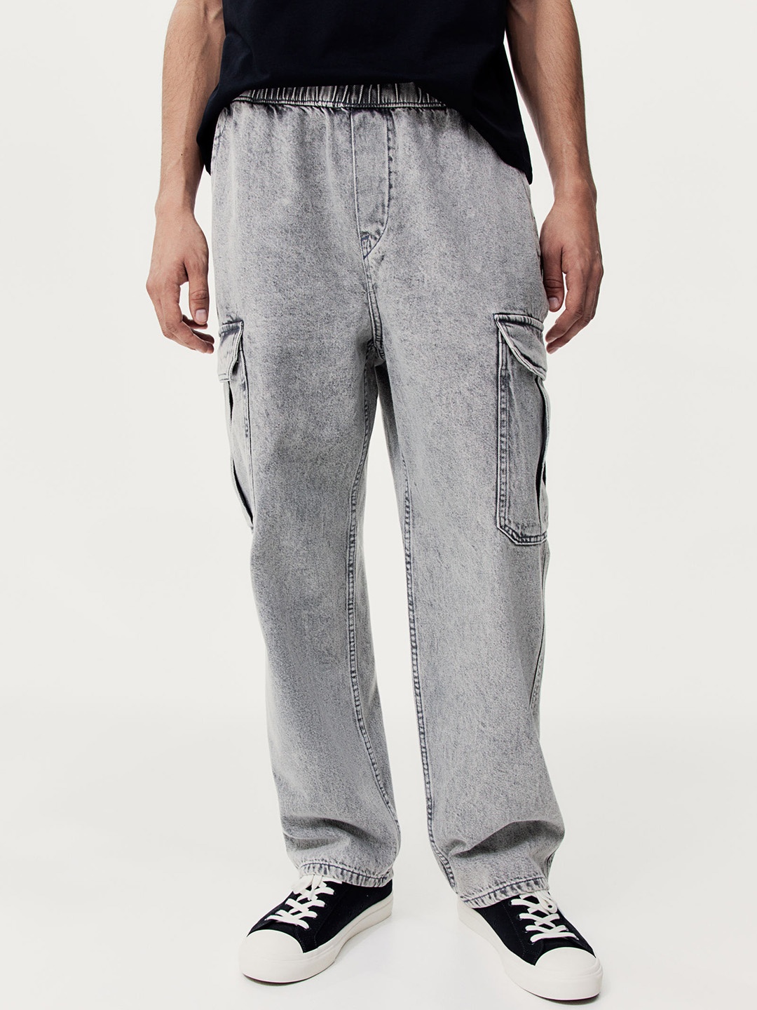 

H&M Men Pure Cotton Loose Cargo Denim Joggers, Grey