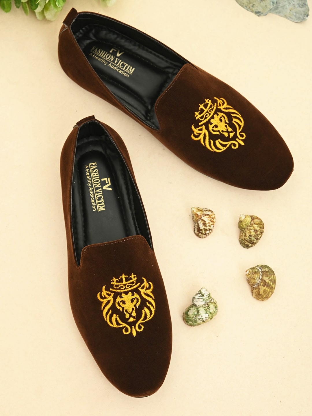 

Fashion Victim Men Embellished Lightweight Loafers, Brown