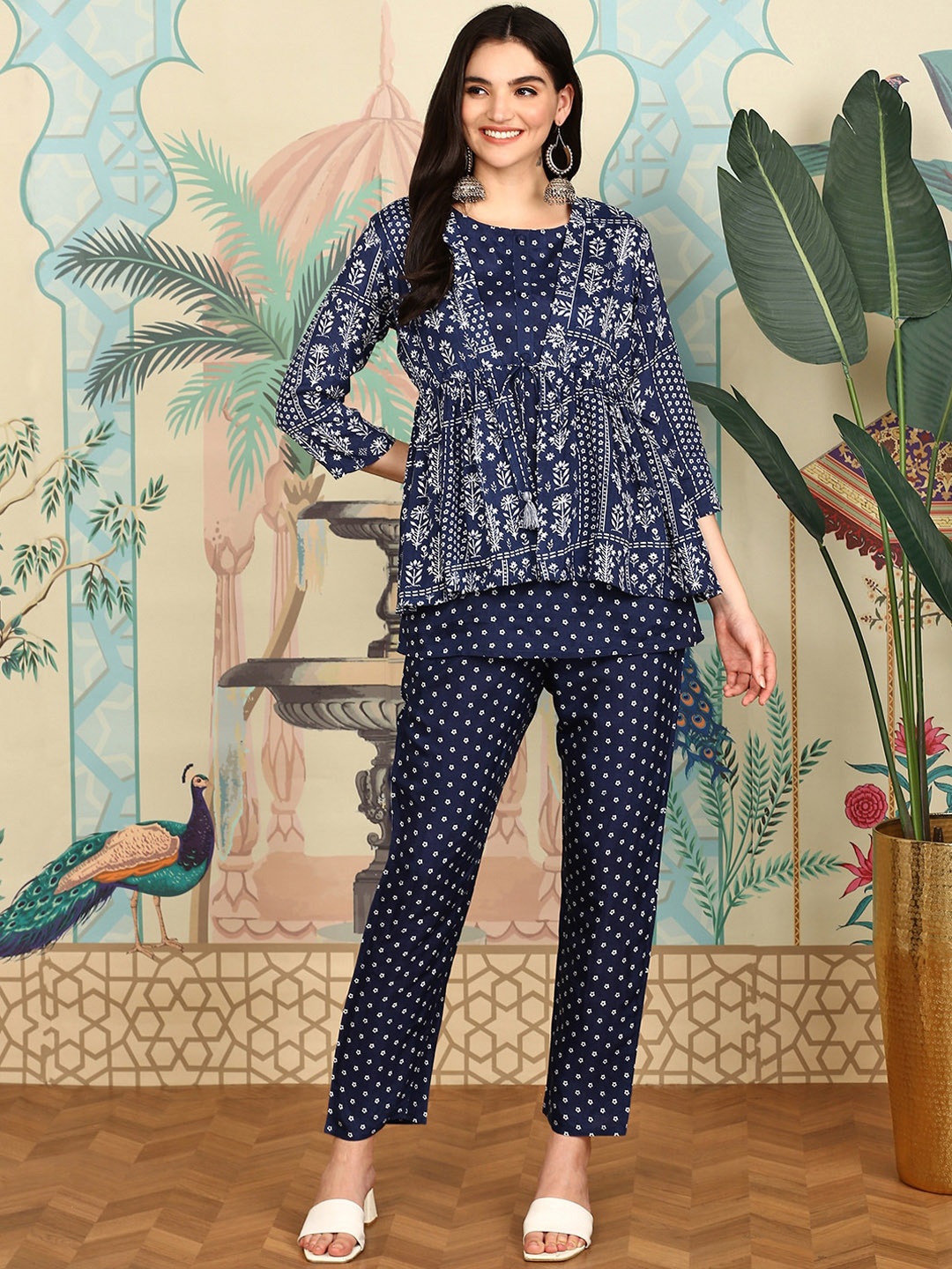 

Ishin Printed Sleeveless Top & Jacket With Trousers, Navy blue
