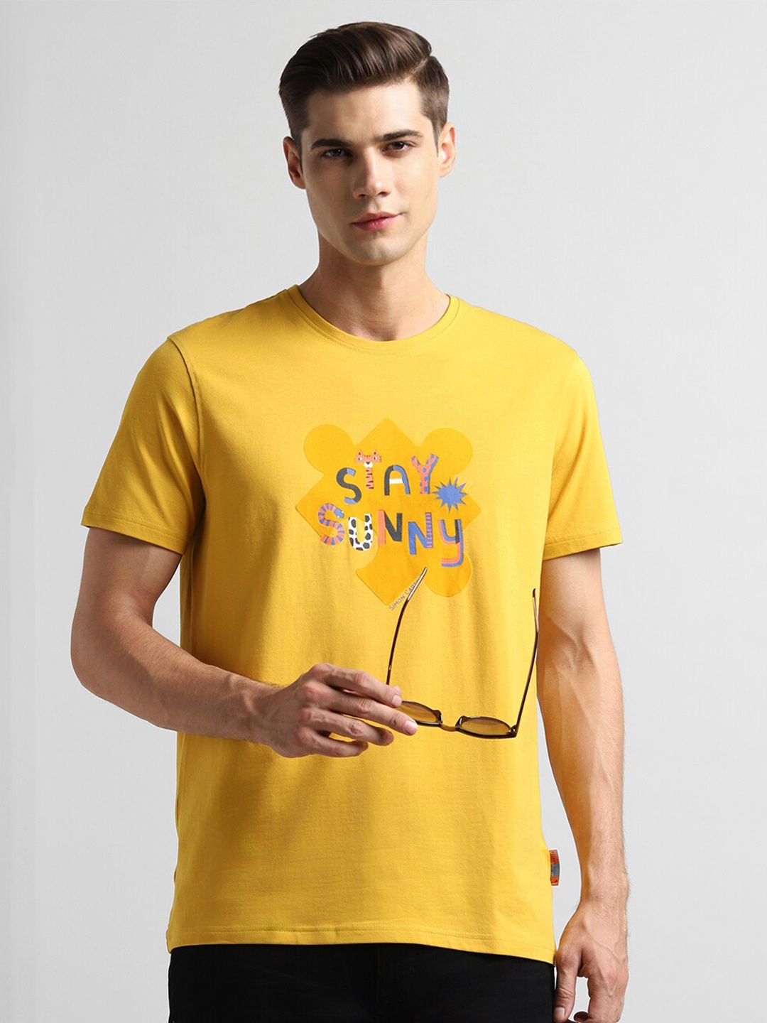 SIMON CARTER LONDON Men Typography Printed Slim Fit T-shirt, Yellow