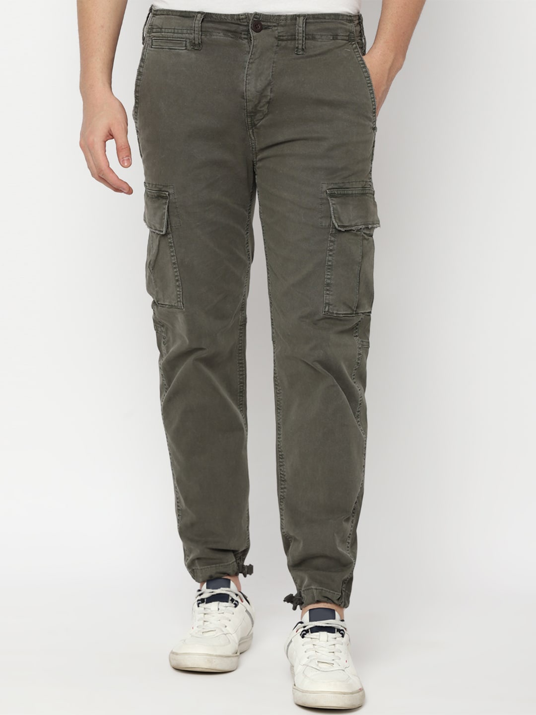 

AMERICAN EAGLE OUTFITTERS Men Mid-Rise Cotton Slim Fit Cargos Trouser, Green