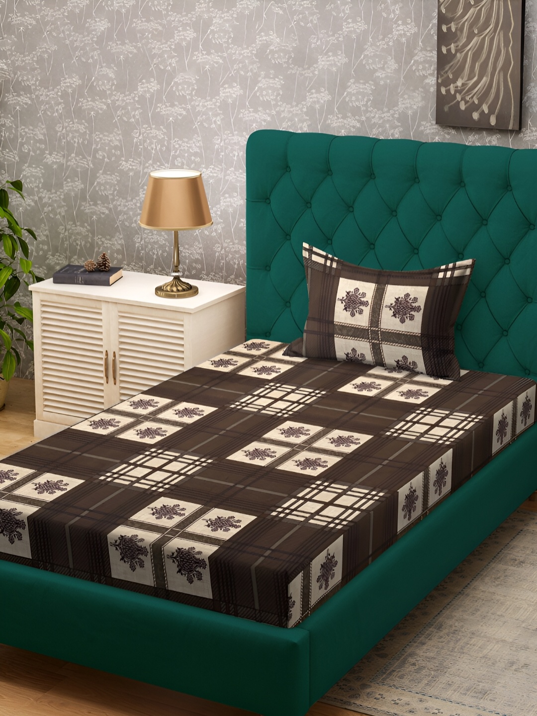 

KLOTTHE Brown & Cream Geometric Printed 300 TC Single Bedsheet & Pillow Cover