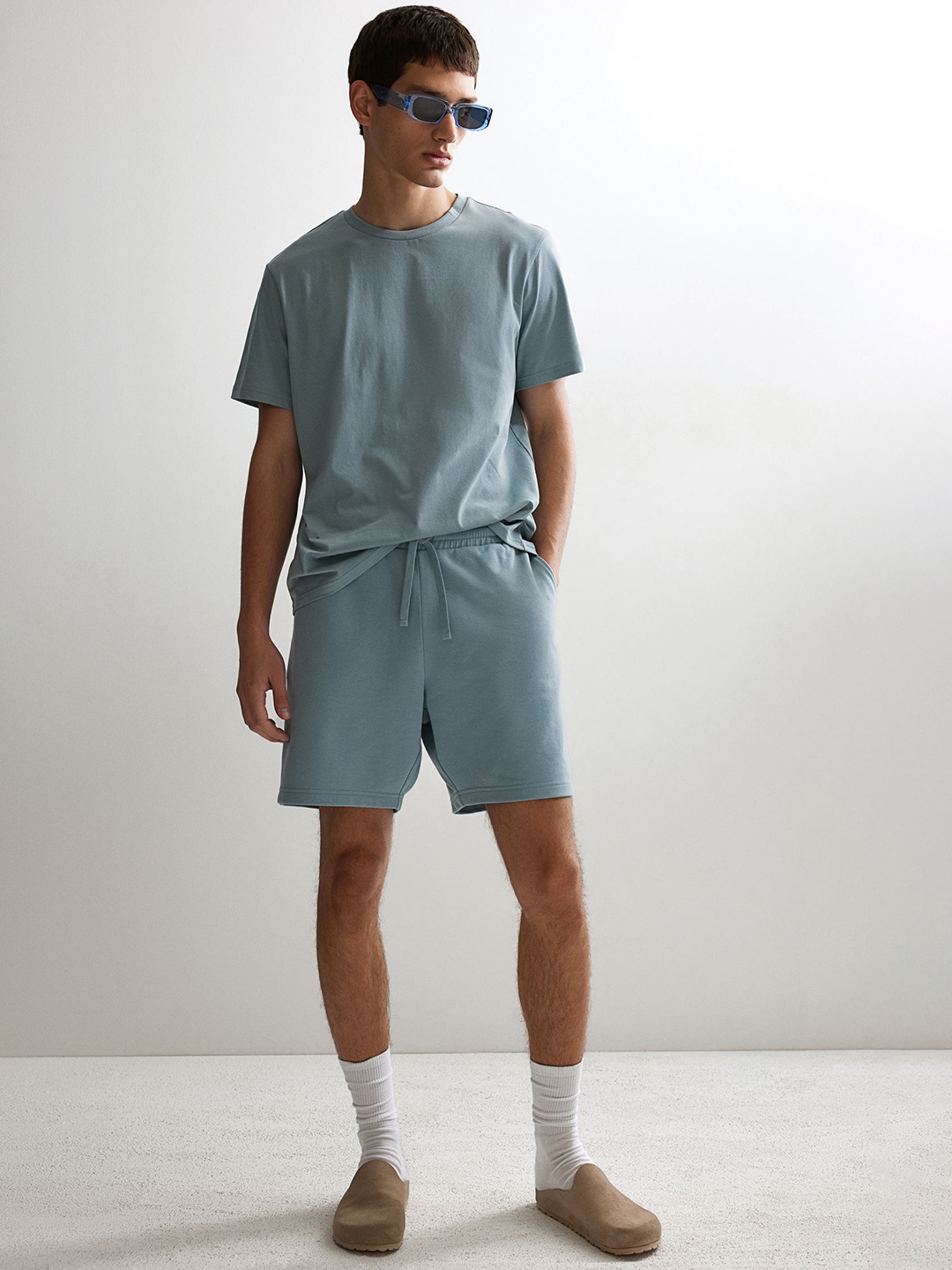 

H&M Men Regular Fit Sweatshorts, Turquoise blue