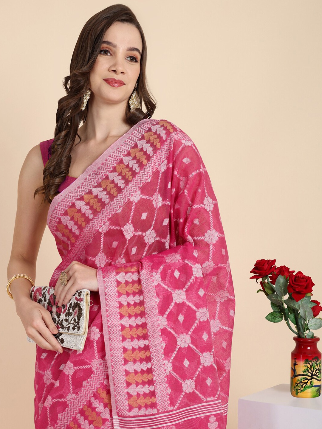 

SLAGHA Woven Design Jamdani Saree, Pink