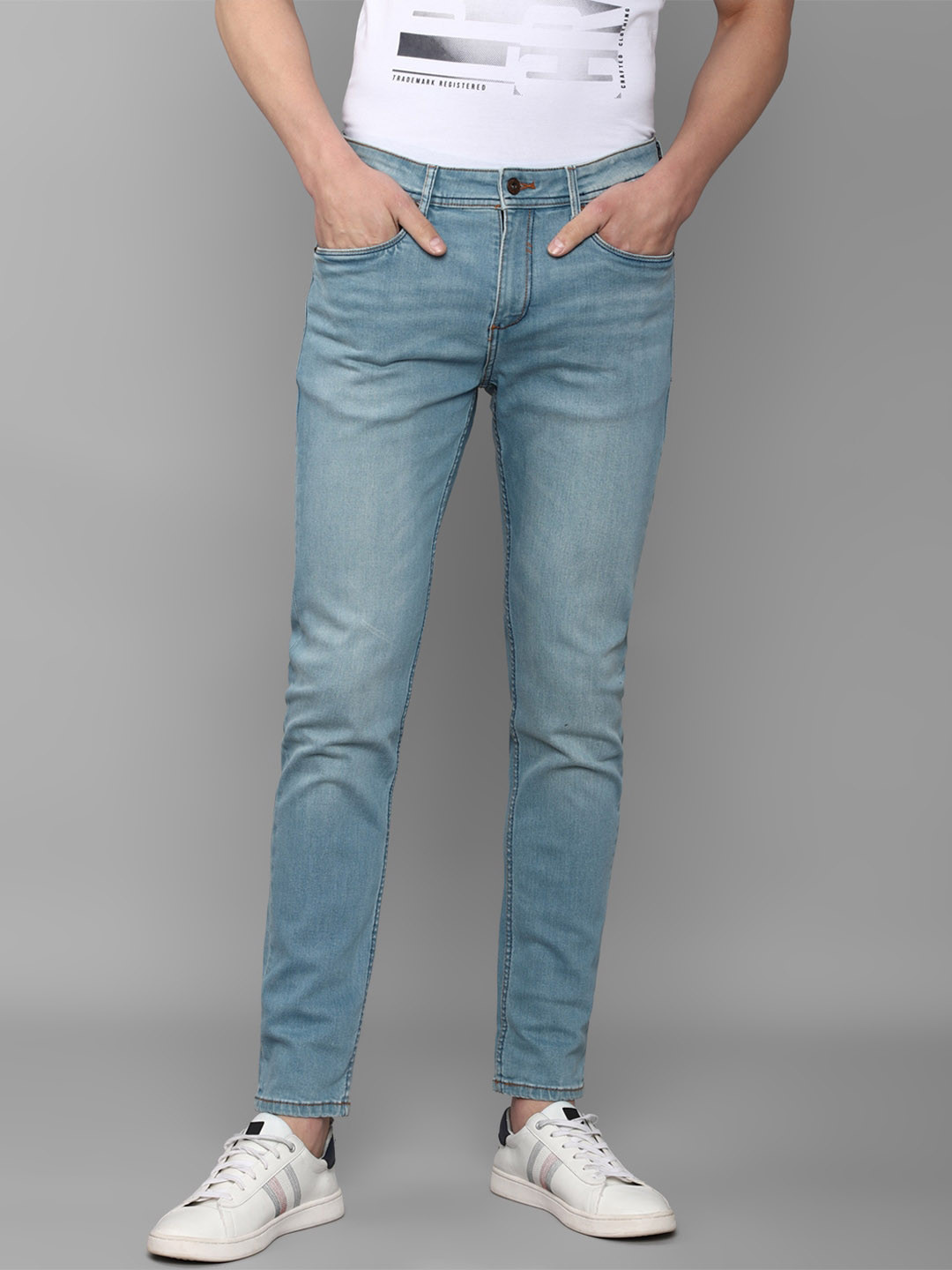 

Louis Philippe Jeans Men Slim Fit Clean Look Light Fade Stretchable Jeans, Blue